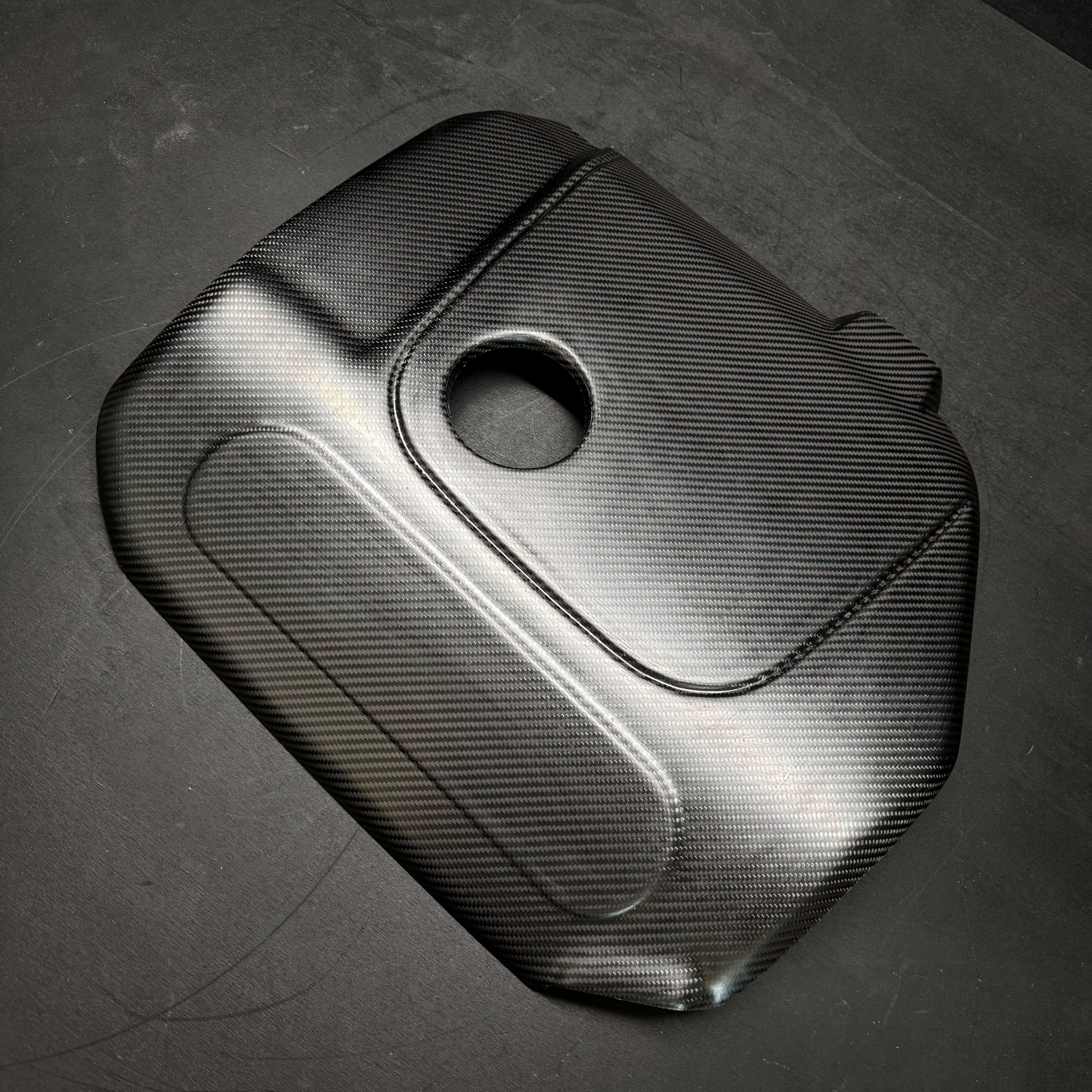 Engine Cover in Prepreg Carbon Fiber -  MINI JCW LCI F54 / F55 / F56 / F57 / F60 / GP3 - Image 6