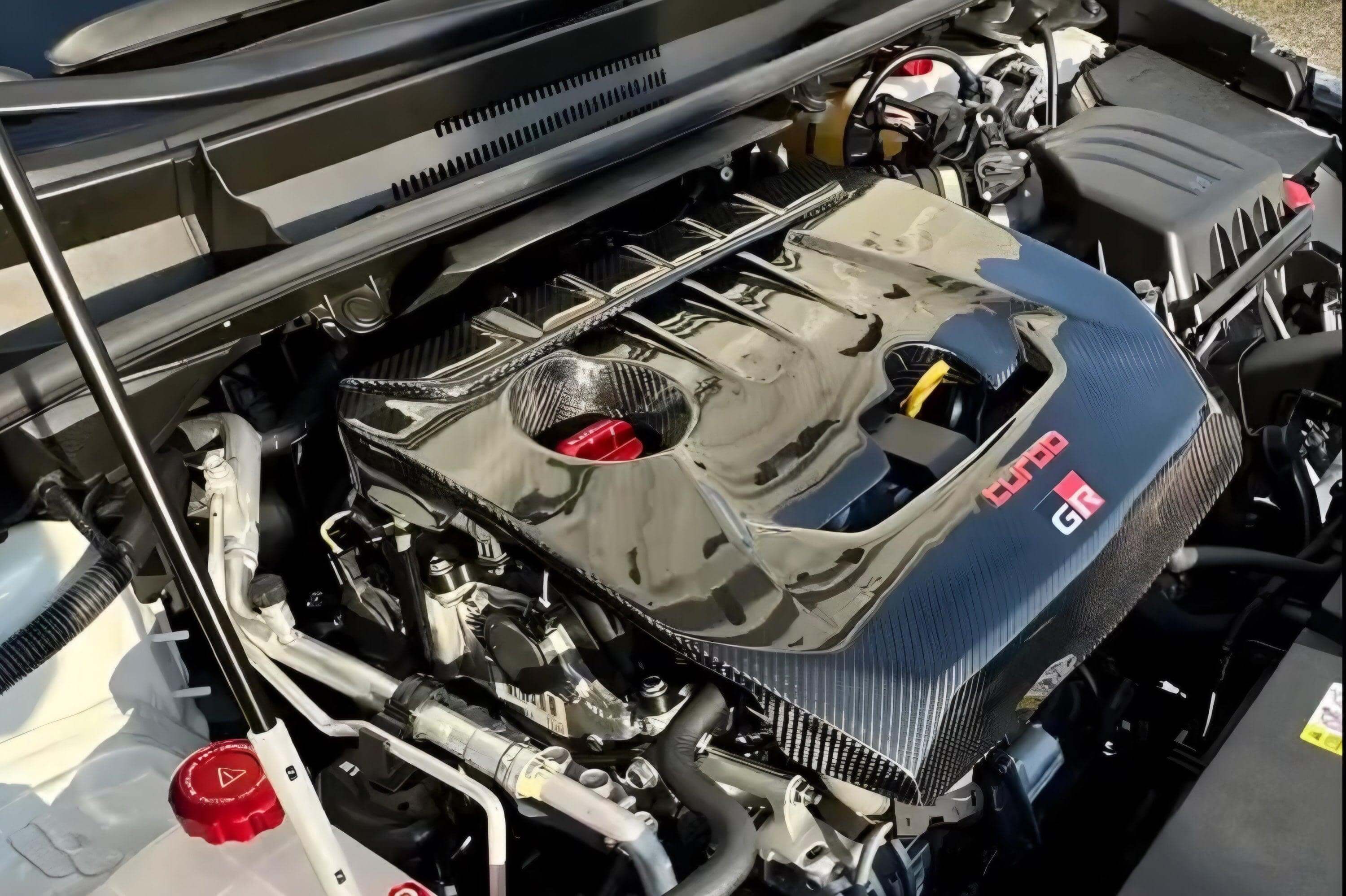Engine Cover in Prepreg Carbon Fiber -  Toyota GR Corolla - Image 5