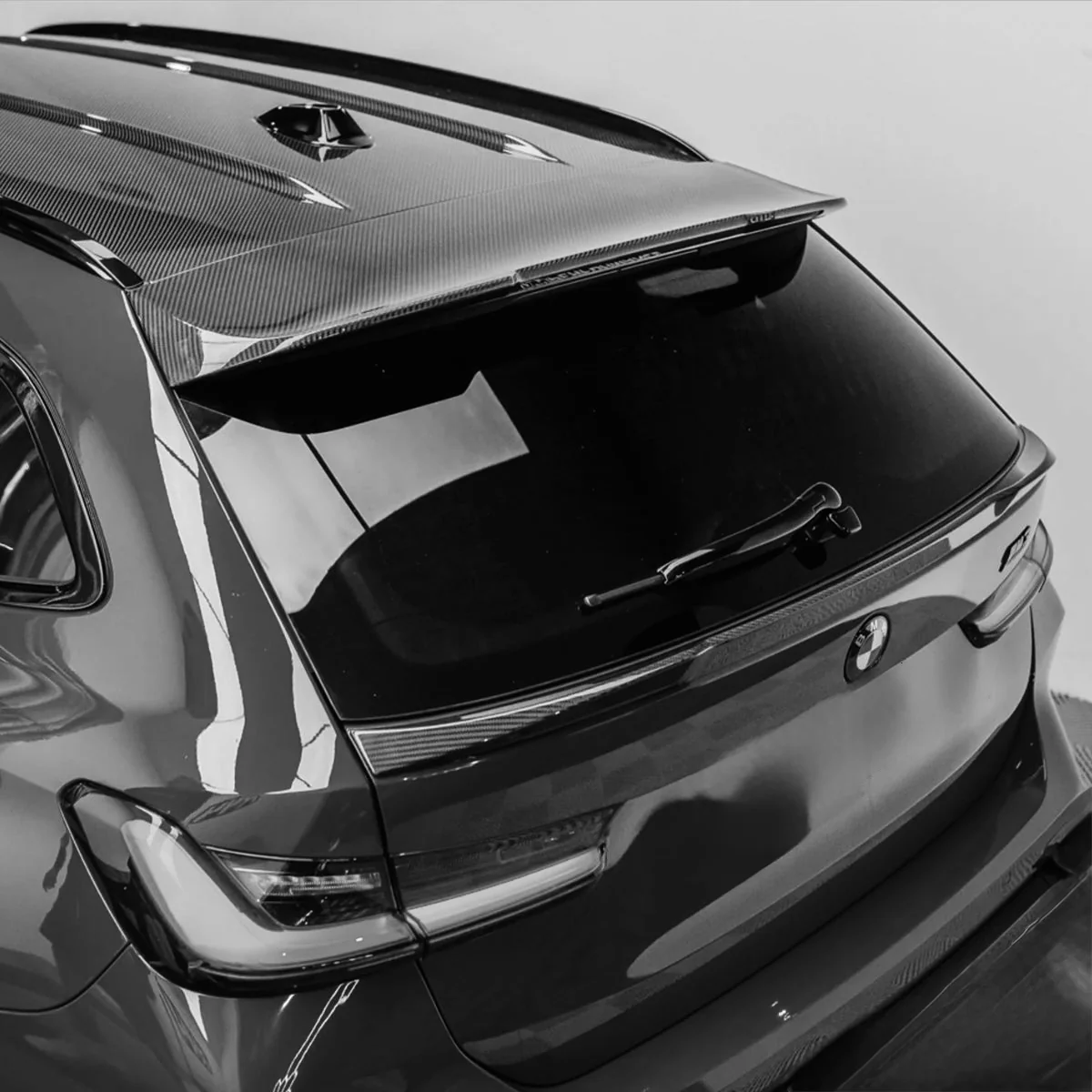 Roof Spoiler in Carbon Fiber - BMW M3 G81 & BMW 3 Series G21 Touring - Image 3